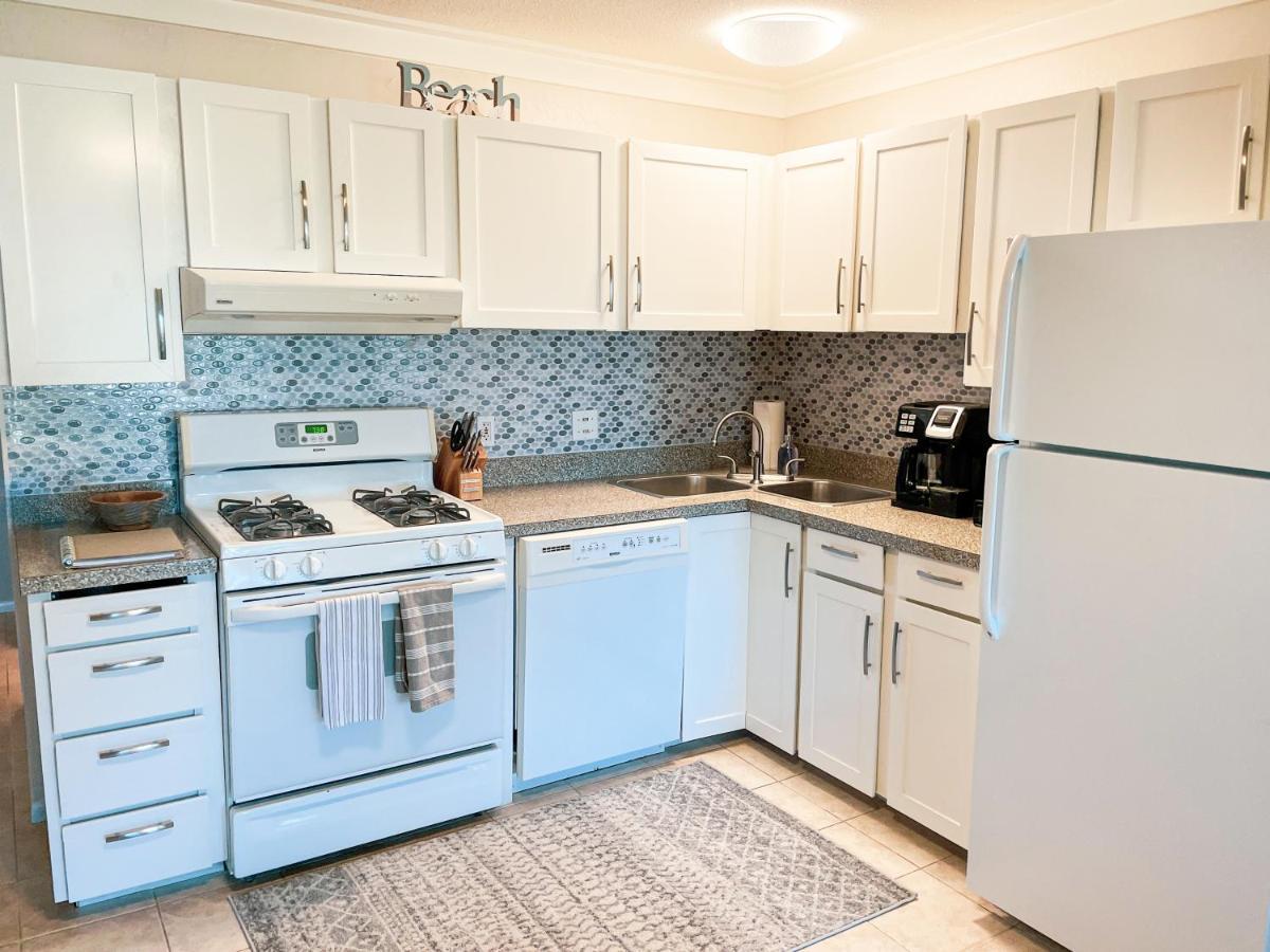 Molokai Island Retreat With Beautiful Ocean Views And Pool - Newly Remodeled! Apartment Ualapue Exterior photo
