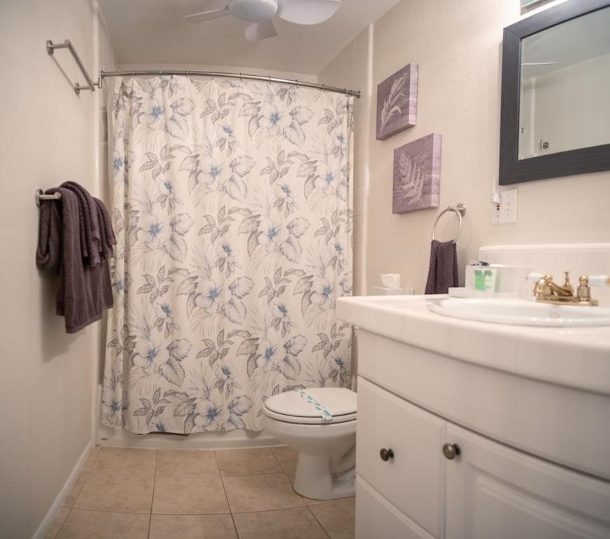 Molokai Island Retreat With Beautiful Ocean Views And Pool - Newly Remodeled! Apartment Ualapue Exterior photo